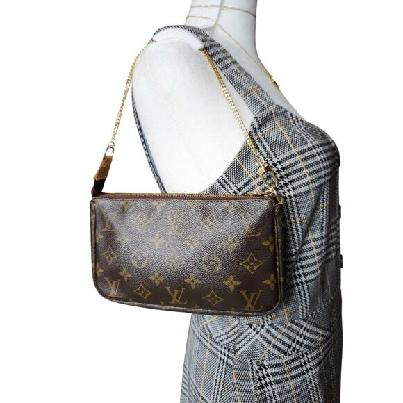 Louis Vuitton Pochette Accessoires Monogram Canvas Shoulder Bag LV Gold Strap - Picture 3 of 14